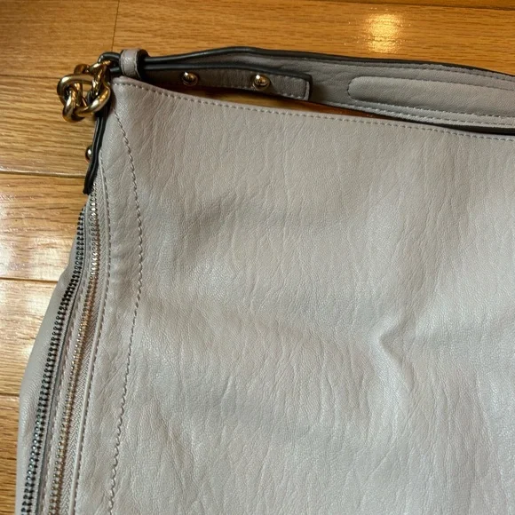 Jessica Simpson Gray Shoulder Bag with Metallic Detail - Picture 4 of 11